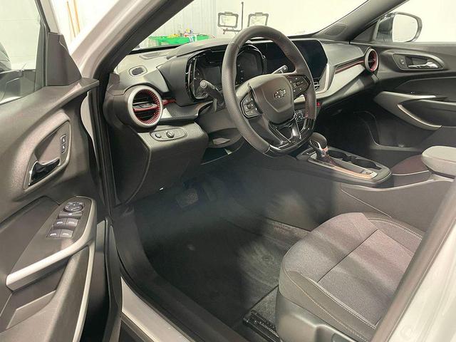 Photo of 2024 Summit White Chevrolet Trax
