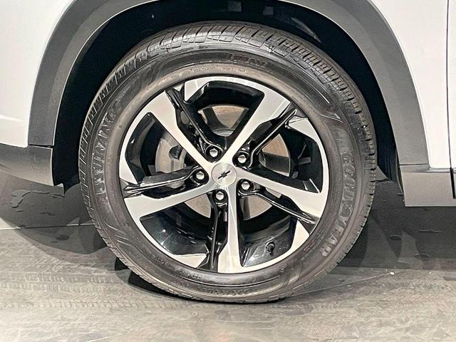 Photo of 2024 Summit White Chevrolet Trax