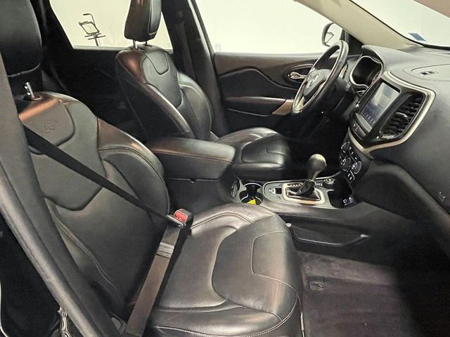 Photo of 2018 Diamond Black Jeep Cherokee