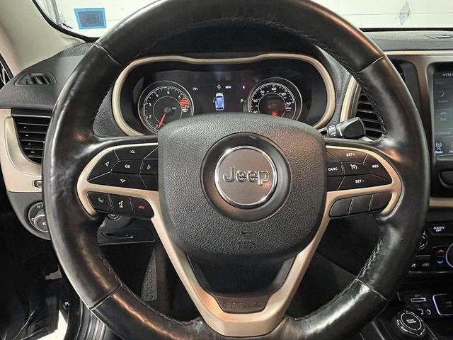 Photo of 2018 Diamond Black Jeep Cherokee