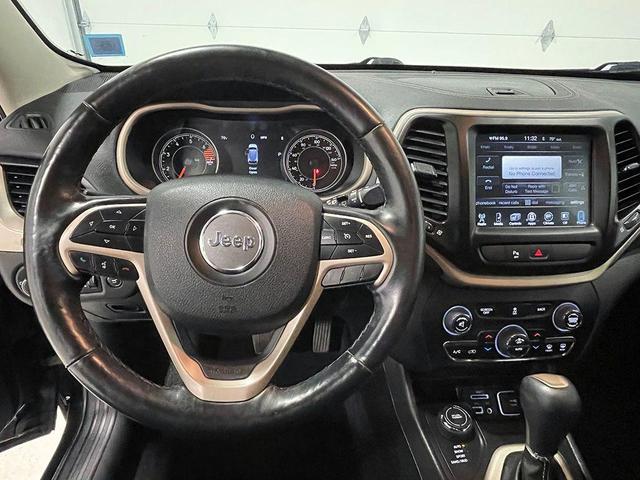 Photo of 2018 Diamond Black Jeep Cherokee