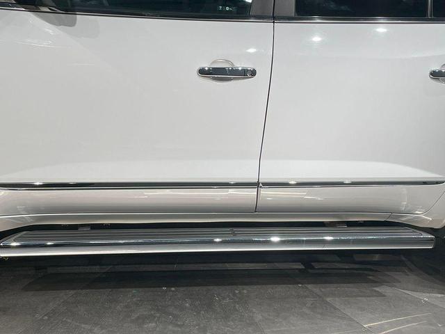 Photo of 2017 Summit White Buick Enclave