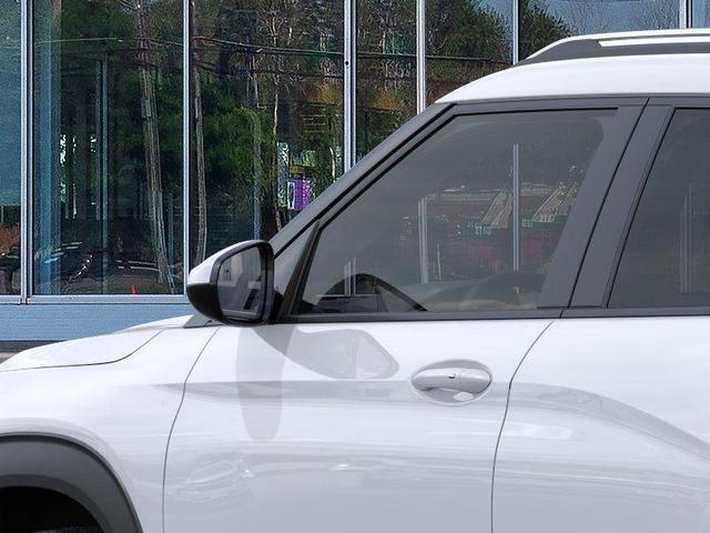 Photo of 2026 Summit White Chevrolet Trailblazer