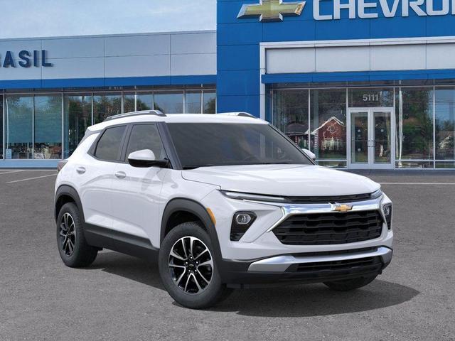 Photo of 2026 Summit White Chevrolet Trailblazer