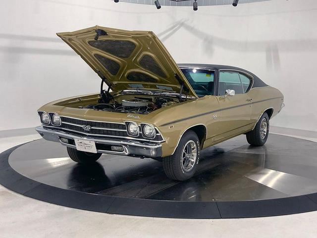 Photo of 1969 Gold Chevrolet Chevelle