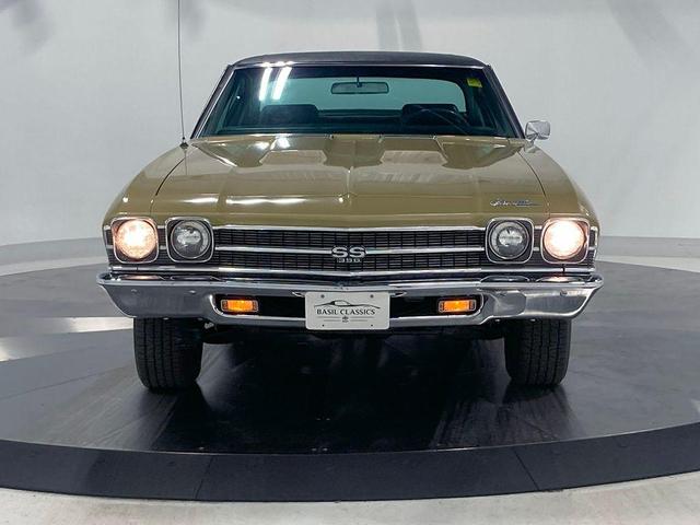 Photo of 1969 Gold Chevrolet Chevelle