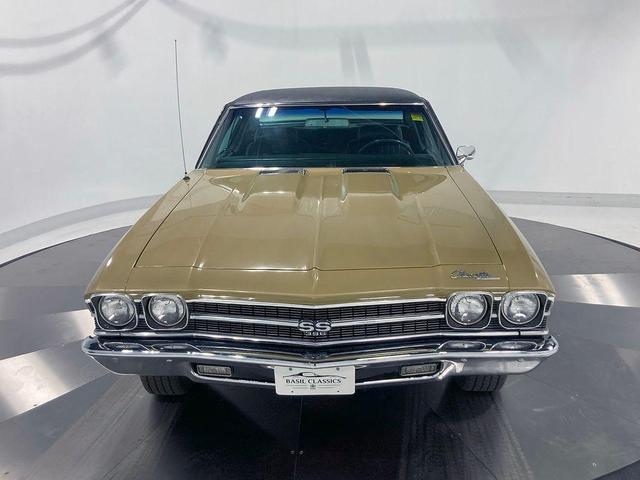 Photo of 1969 Gold Chevrolet Chevelle