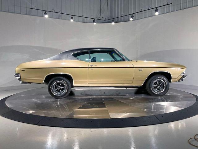 Photo of 1969 Gold Chevrolet Chevelle