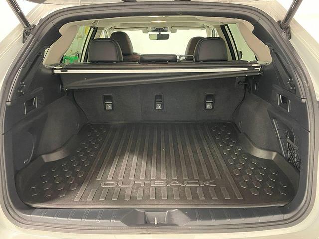 Photo of 2021 Crystal White Pearl Subaru Outback
