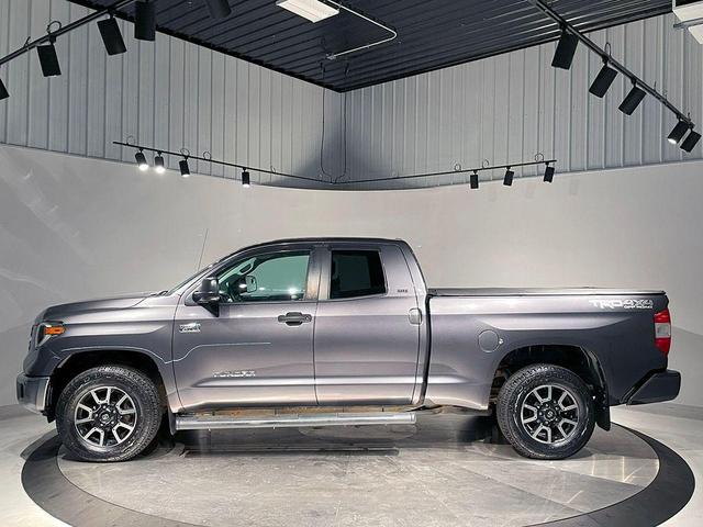 Photo of 2018 Gray Toyota Tundra