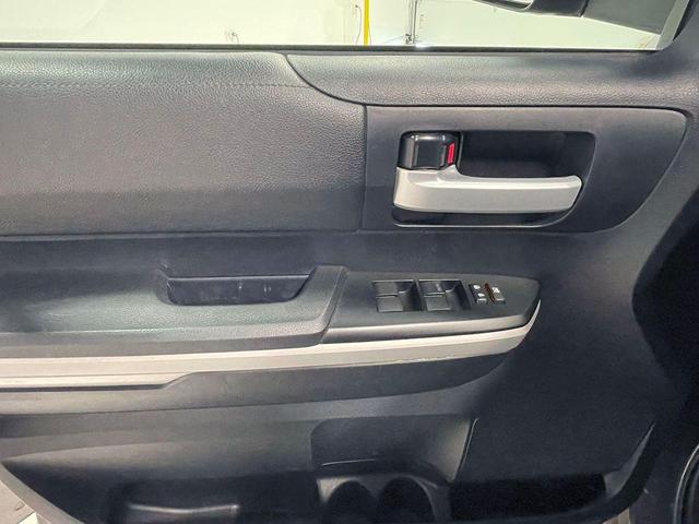 Photo of 2018 Gray Toyota Tundra