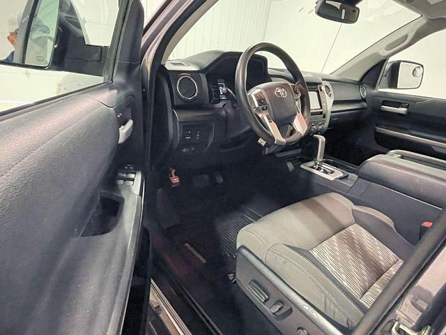 Photo of 2018 Gray Toyota Tundra