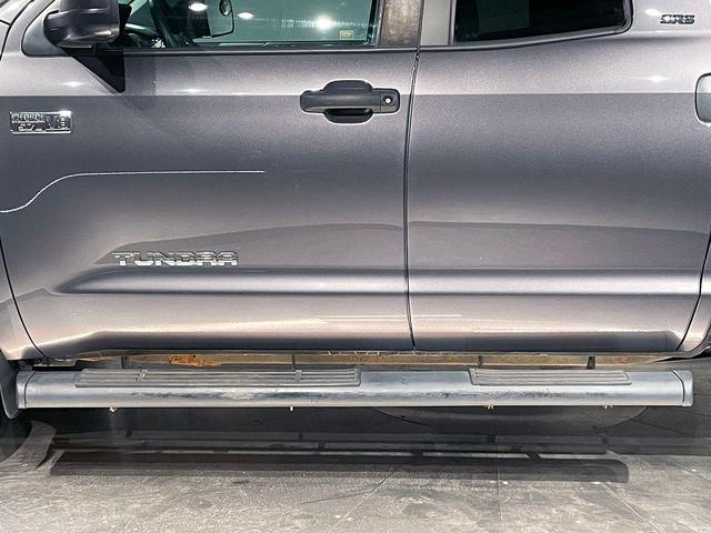 Photo of 2018 Gray Toyota Tundra