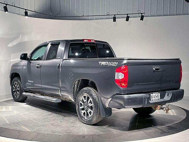 Photo of 2018 Gray Toyota Tundra