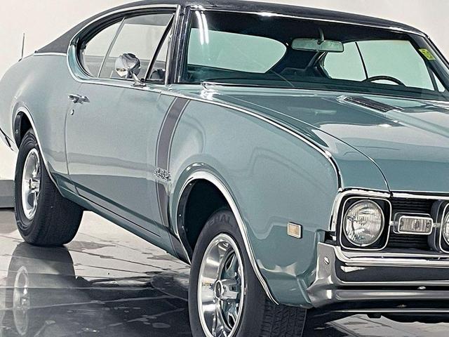 Photo of 1968 Blue Oldsmobile 442