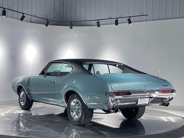 Photo of 1968 Blue Oldsmobile 442