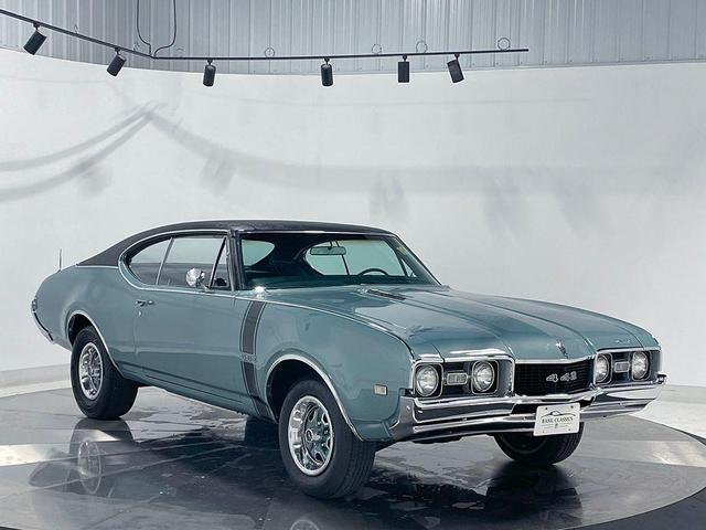 Photo of 1968 Blue Oldsmobile 442