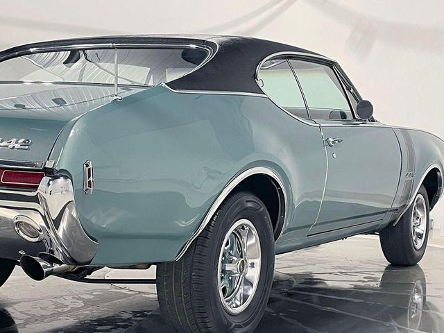 Photo of 1968 Blue Oldsmobile 442