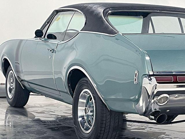 Photo of 1968 Blue Oldsmobile 442