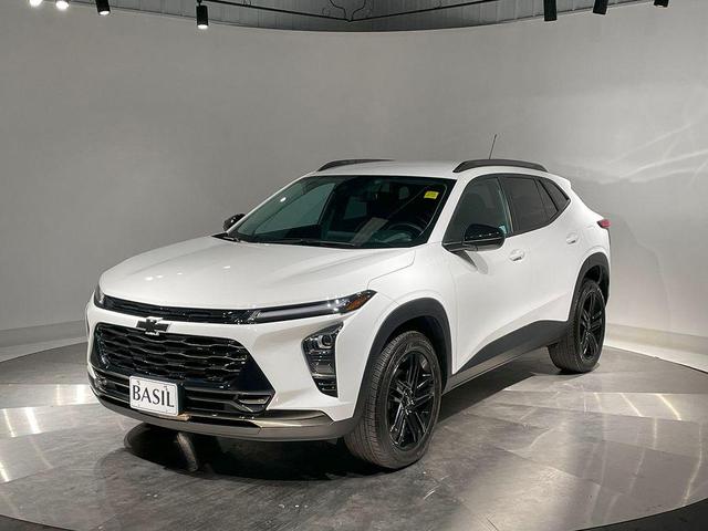 Photo of 2024 Summit White Chevrolet Trax