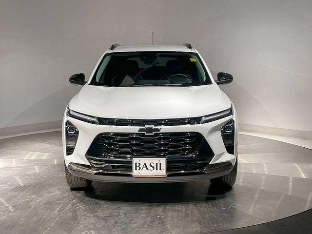 Photo of 2024 Summit White Chevrolet Trax