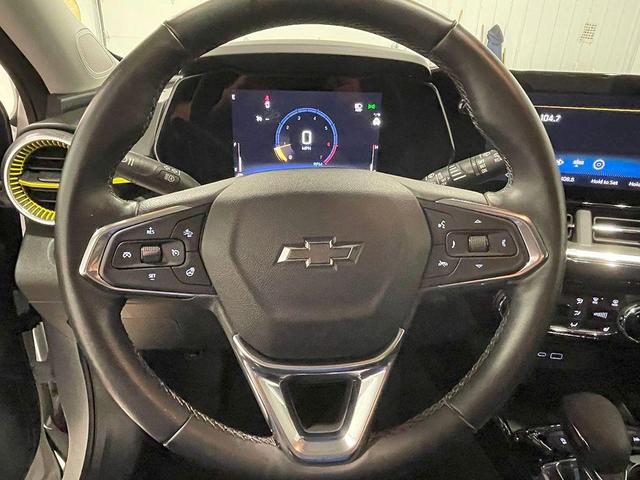 Photo of 2024 Summit White Chevrolet Trax