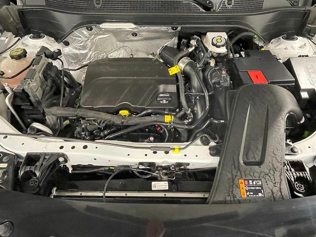 Photo of 2024 Summit White Chevrolet Trax