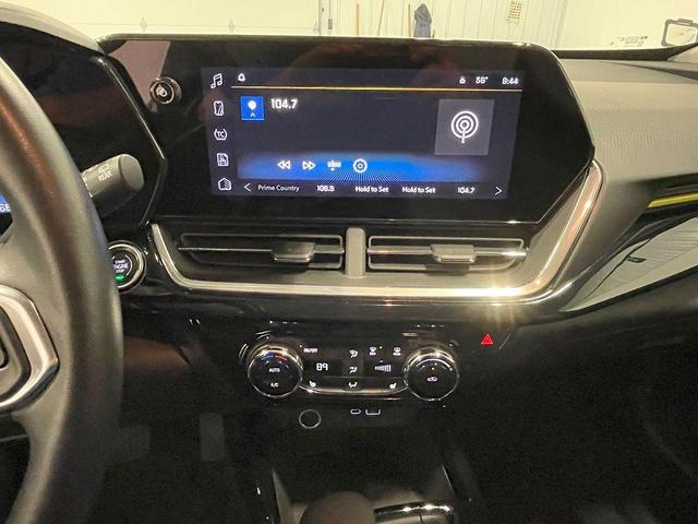 Photo of 2024 Summit White Chevrolet Trax