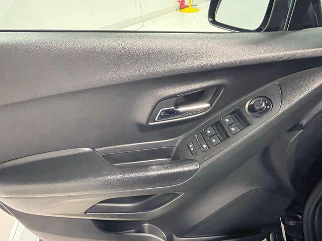 Photo of 2022 Midnight Blue Metallic Chevrolet Trax