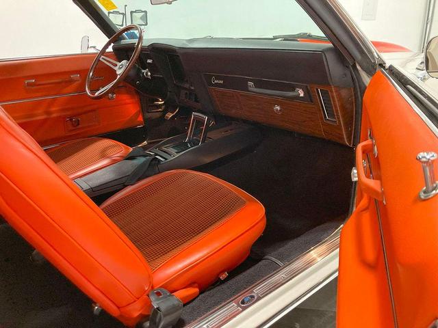 Photo of 1969 White Chevrolet Camaro