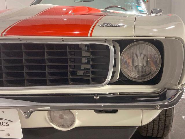 Photo of 1969 White Chevrolet Camaro