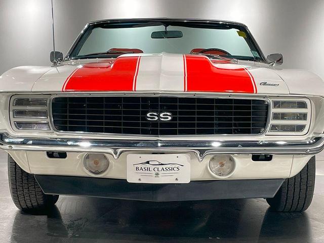 Photo of 1969 White Chevrolet Camaro