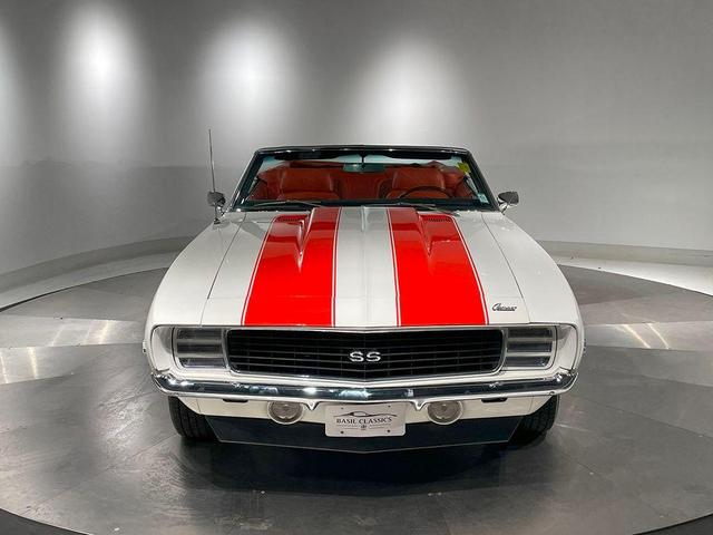 Photo of 1969 White Chevrolet Camaro