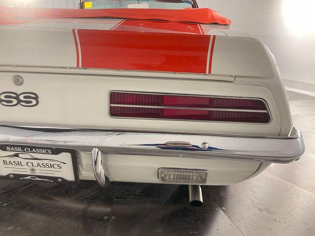 Photo of 1969 White Chevrolet Camaro