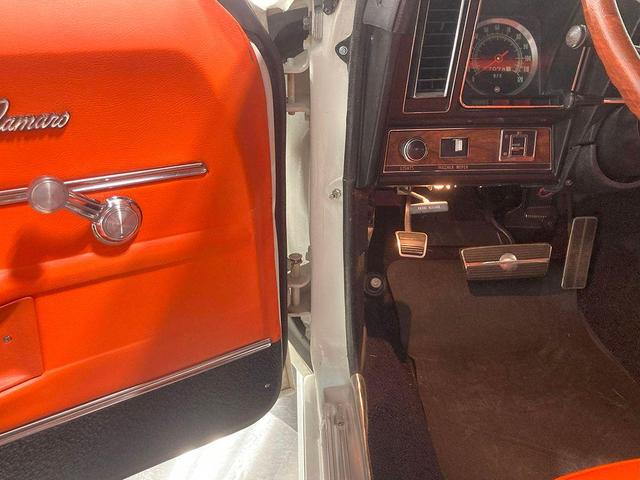 Photo of 1969 White Chevrolet Camaro