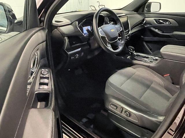 Photo of 2023 Black Cherry Metallic Chevrolet Traverse