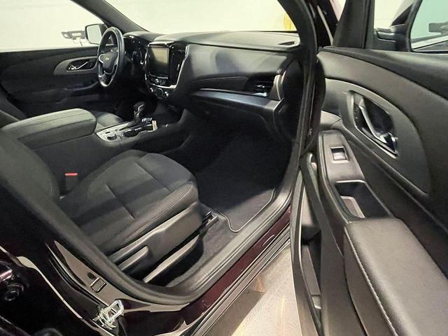 Photo of 2023 Black Cherry Metallic Chevrolet Traverse