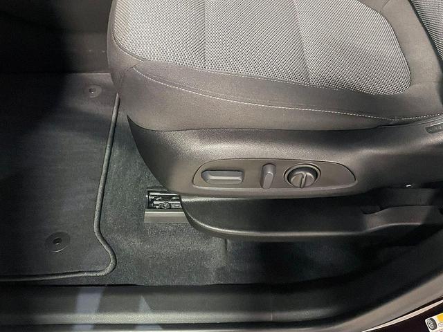 Photo of 2023 Black Cherry Metallic Chevrolet Traverse