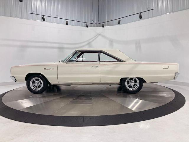 Photo of 1966 White Dodge Coronet