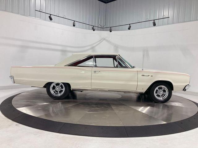 Photo of 1966 White Dodge Coronet