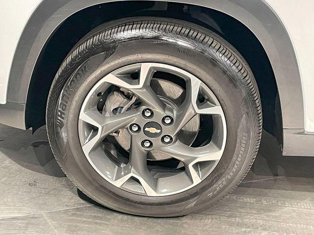 Photo of 2024 Summit White Chevrolet Trax