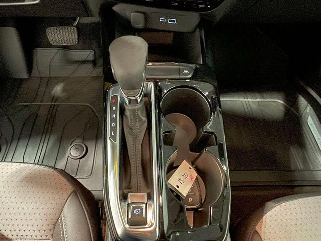 Photo of 2024 Summit White Chevrolet Trax