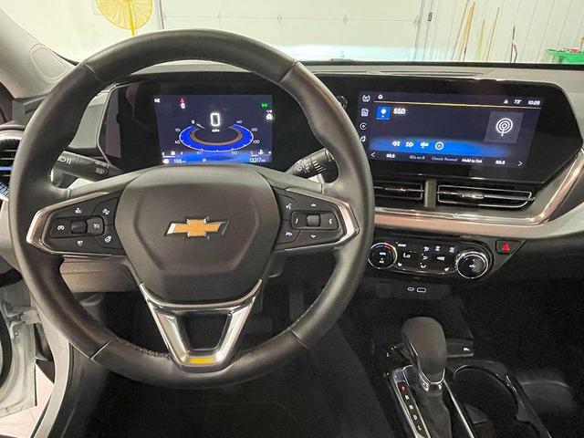 Photo of 2024 Summit White Chevrolet Trax