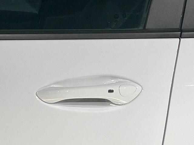 Photo of 2024 Summit White Chevrolet Trax