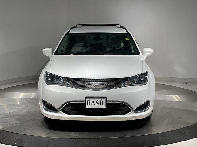 Photo of 2018 Bright White Clearcoat Chrysler Pacifica