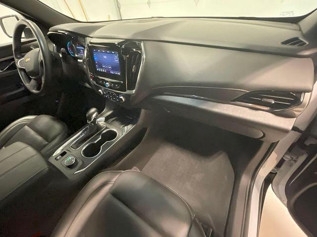 Photo of 2023 Summit White Chevrolet Traverse