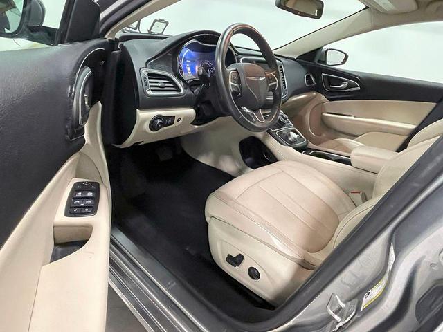 Photo of 2015 Billet Silver Metallic Clearcoat Chrysler 200