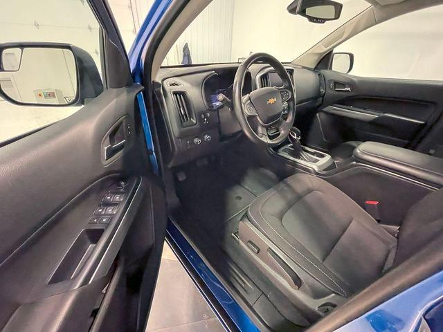 Photo of 2022 Bright Blue Metallic Chevrolet Colorado
