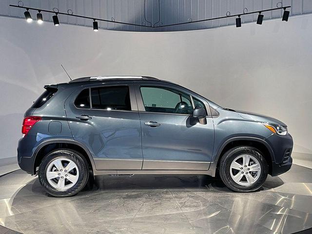 Photo of 2022 Shadow Gray Metallic Chevrolet Trax