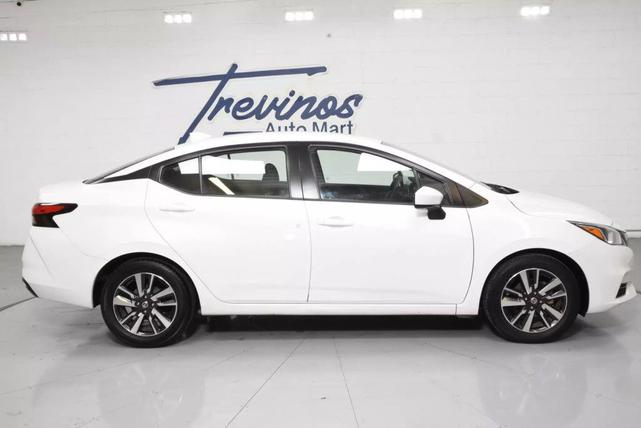 Photo of 2022 Aspen White Tricoat Nissan Versa